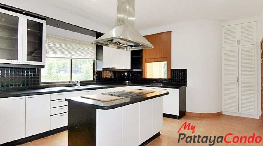 Swiss Paradise Village East Pattaya House For Sale - HESW01