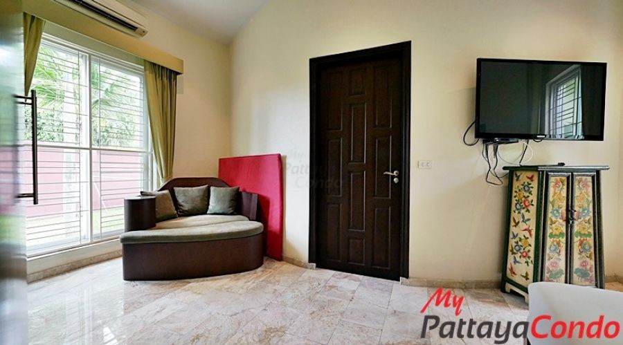 Thaily Wood Village East Pattaya Pool Villa For Sale - HETW01