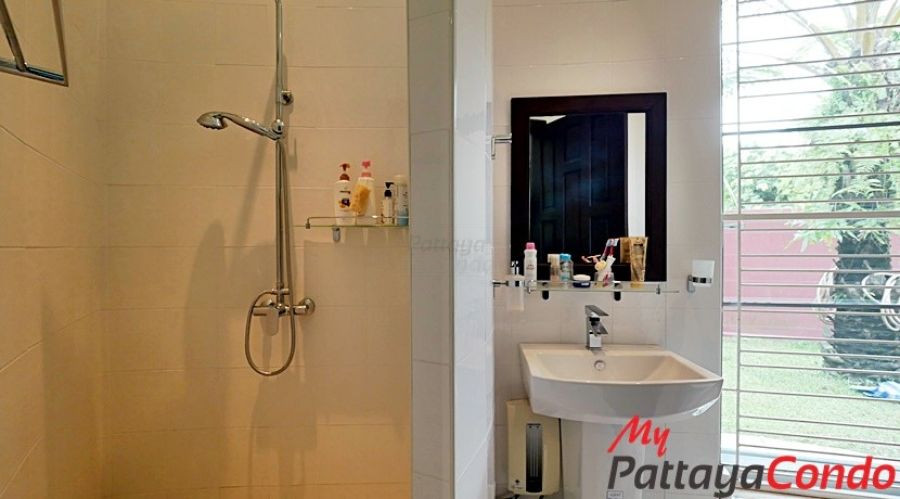 Thaily Wood Village East Pattaya Pool Villa For Sale - HETW01