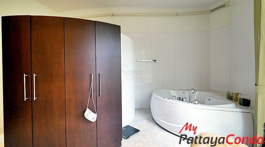 Thaily Wood Village East Pattaya Pool Villa For Sale - HETW01