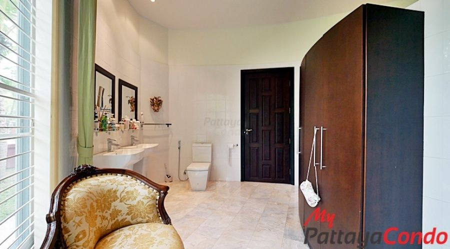 Thaily Wood Village East Pattaya Pool Villa For Sale - HETW01
