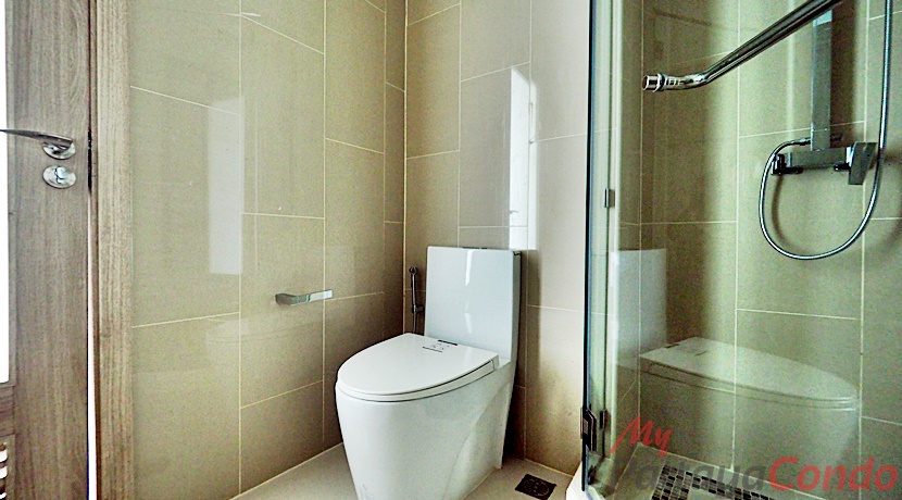 The Peak Towers Pattaya Condo For Sale - PEAKT45
