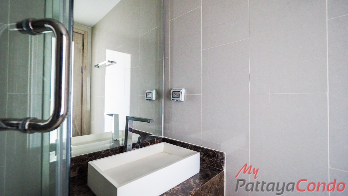 The Peak Towers Pattaya Condo For Sale - PEAKT60