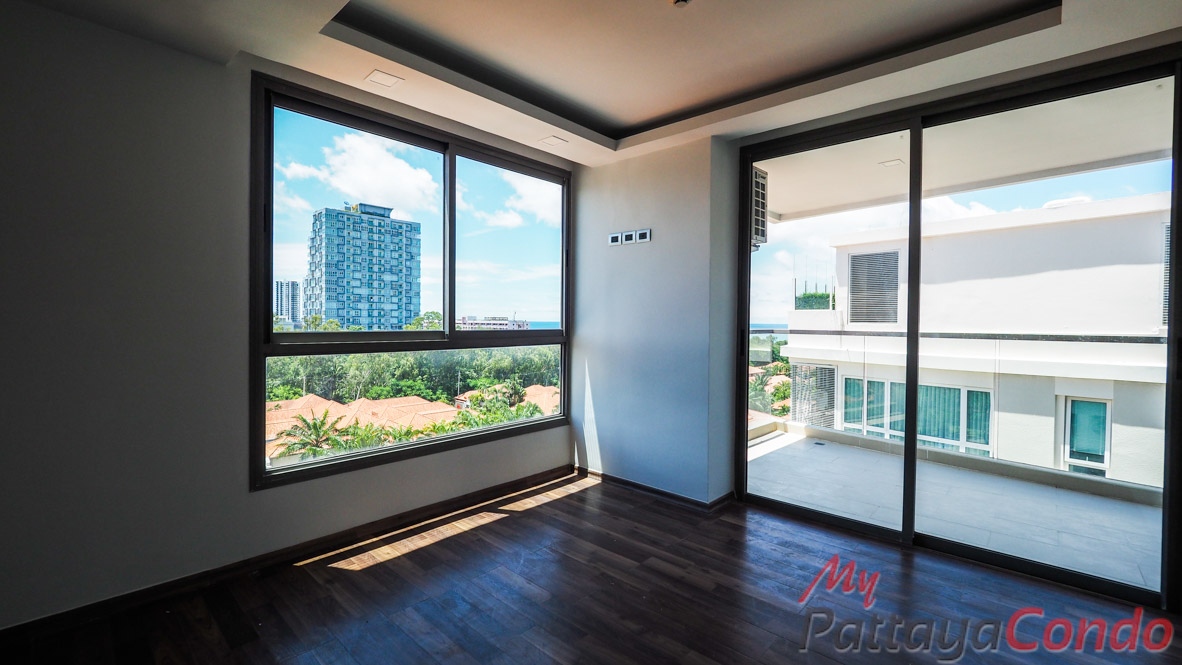 The Peak Towers Pattaya Condo For Sale - PEAKT60