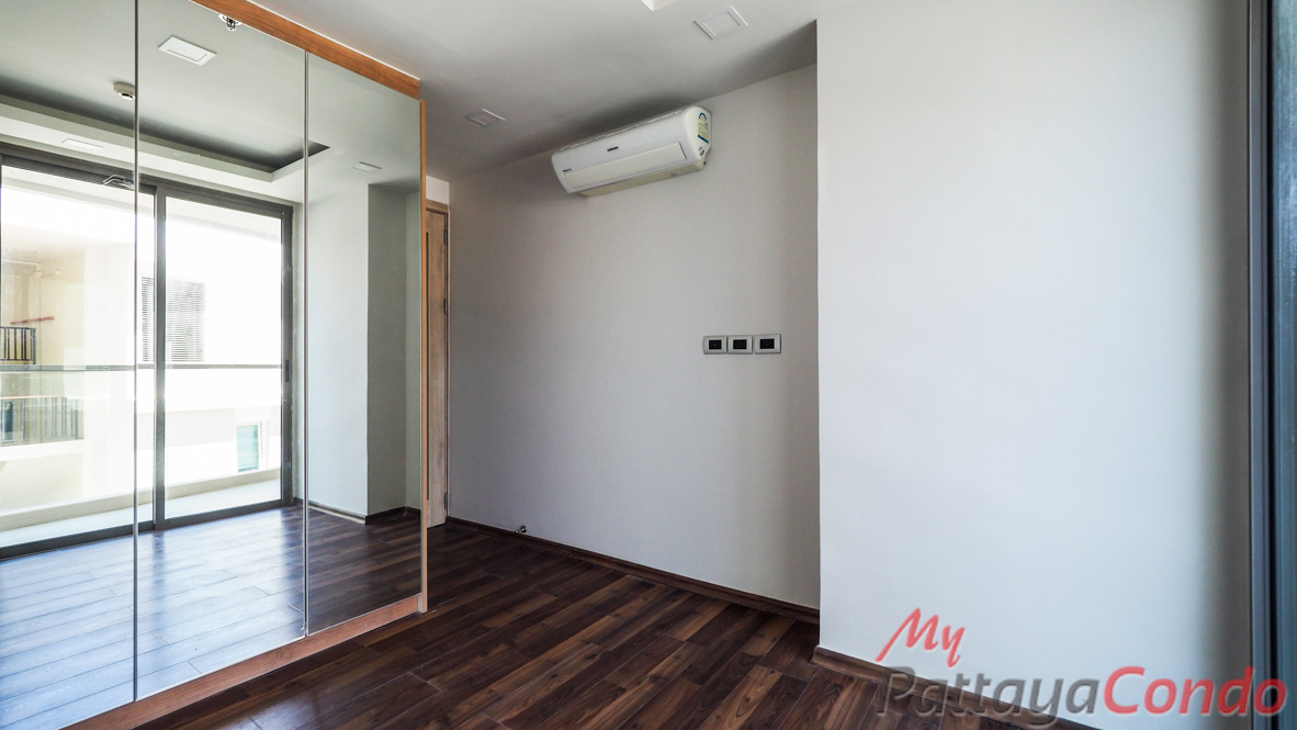The Peak Towers Pattaya Condo For Sale - PEAKT60