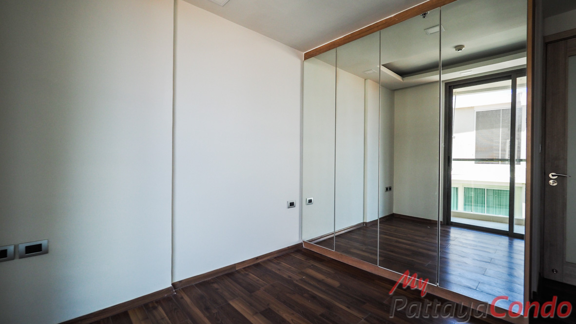 The Peak Towers Pattaya Condo For Sale - PEAKT60-8