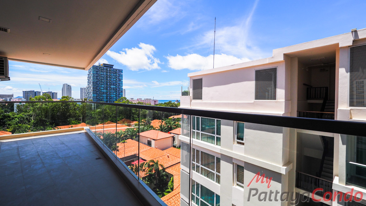 The Peak Towers Pattaya Condo For Sale - PEAKT60