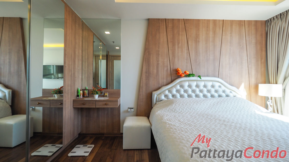 The Peak Towers Pattaya Condo For Sale - PEAKT75