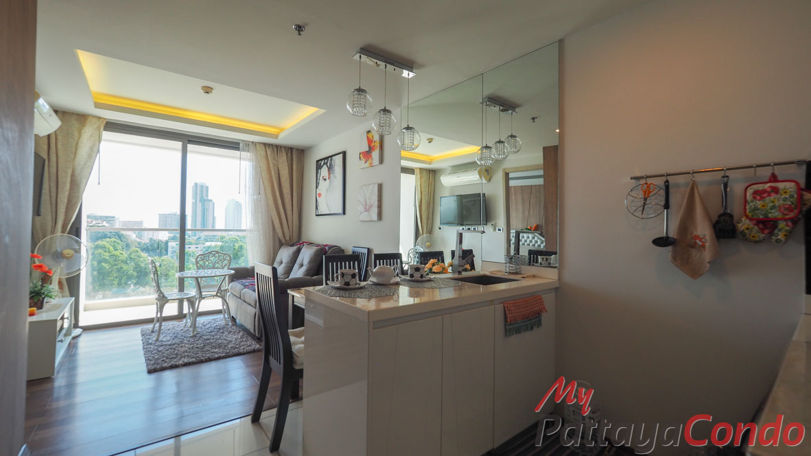 The Peak Towers Pattaya Condo For Sale - PEAKT75