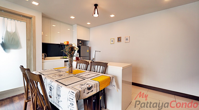 The Peak Towers Pattaya Condo For Sale - PEAKT40