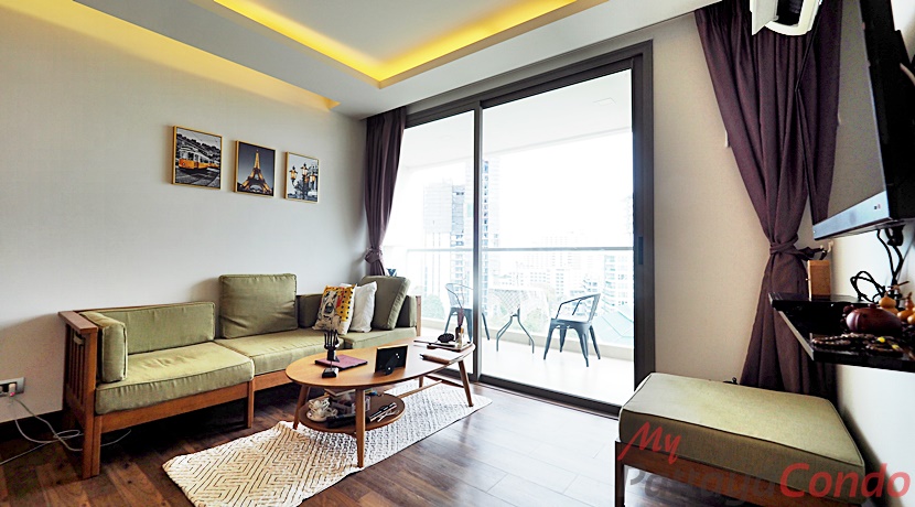 The Peak Towers Pattaya Condo For Sale - PEAKT40