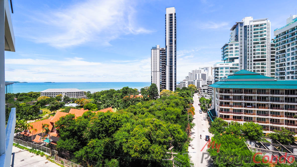 The Peak Towers Pattaya Condo For Sale - PEAKT51