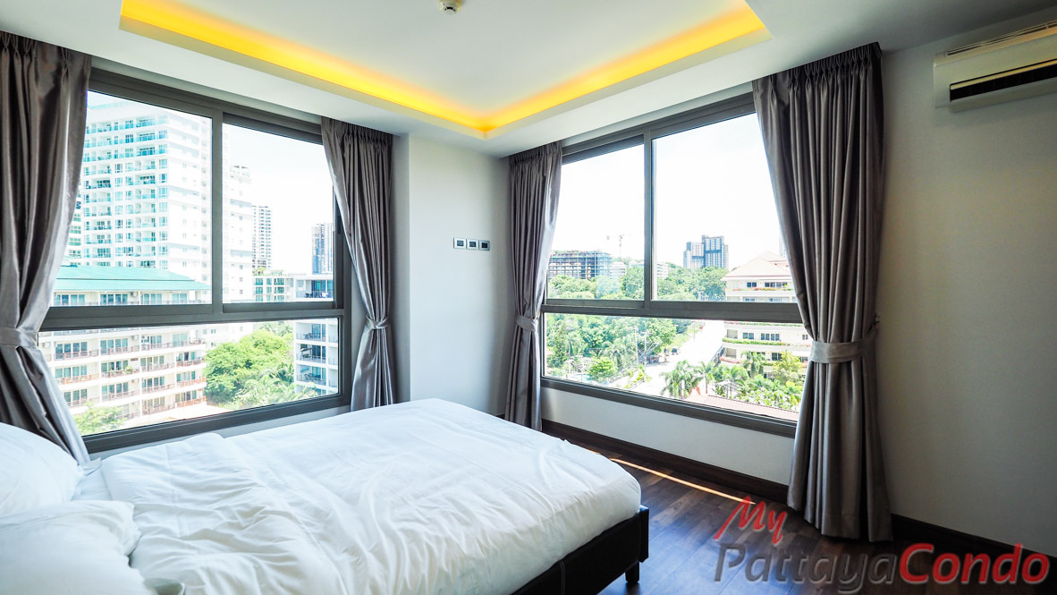 The Peak Towers Pattaya Condo For Sale - PEAKT51