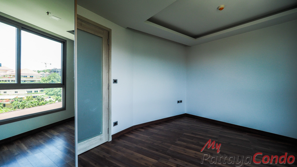 The Peak Towers Pattaya Condo For Sale - PEAKT62