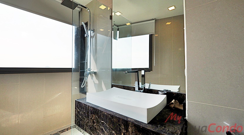 The Peak Towers Pattaya Condo For Sale - PEAKT49