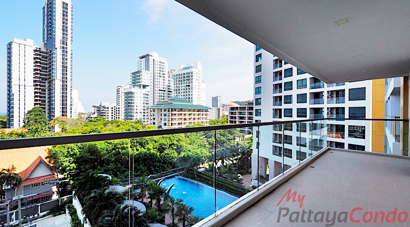 The Peak Towers Pattaya Condo For Sale - PEAKT47