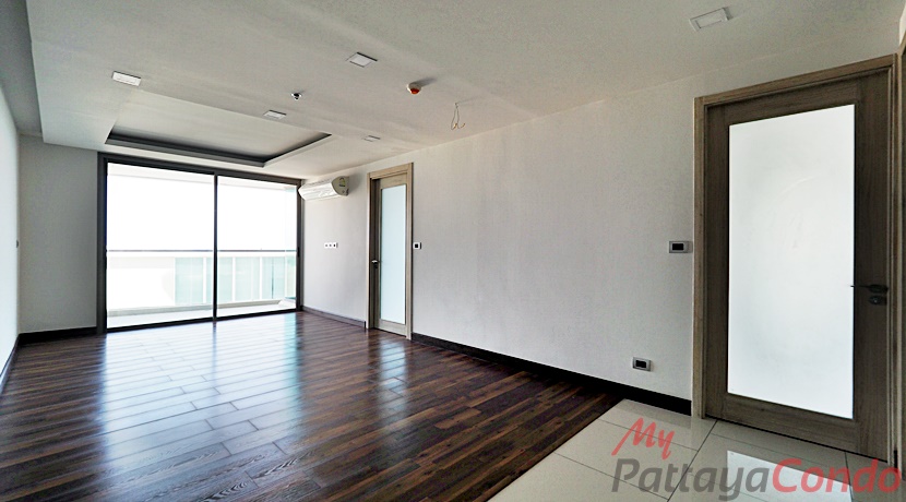 The Peak Towers Pattaya Condo For Sale - PEAKT47