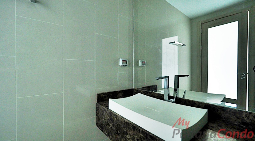 The Peak Towers Pattaya Condo For Sale - PEAKT42