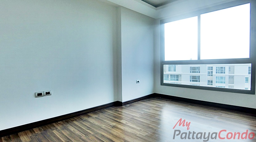The Peak Towers Pattaya Condo For Sale - PEAKT53