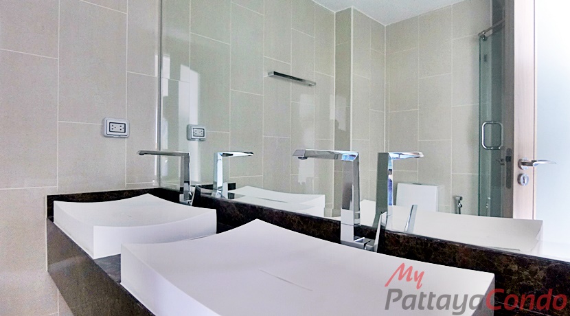 The Peak Towers Pattaya Condo For Sale - PEAKT53