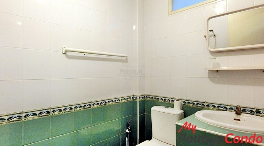Sub Sombat Village Central Pattaya Townhouse For Sale - HCSS01