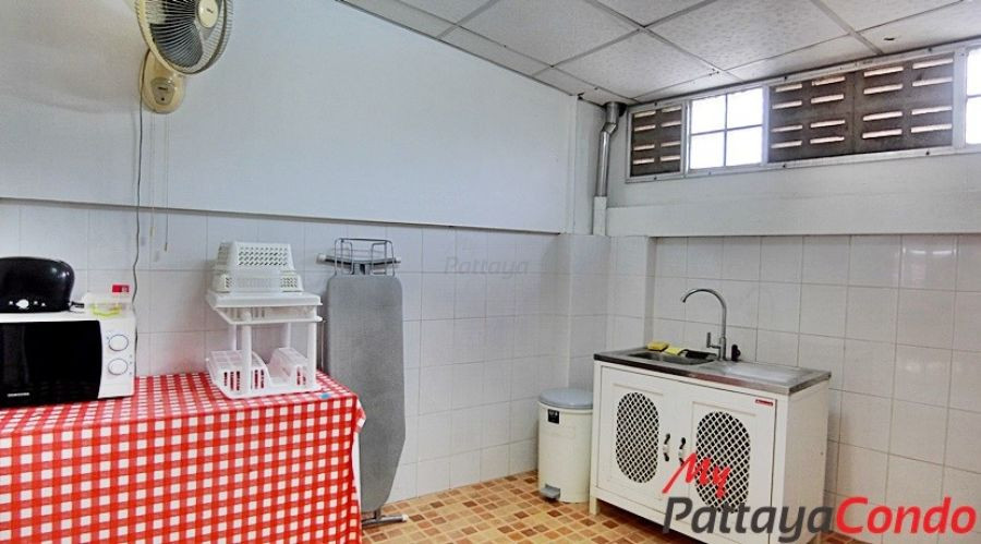 Sub Sombat Village Central Pattaya Townhouse For Sale - HCSS03-5