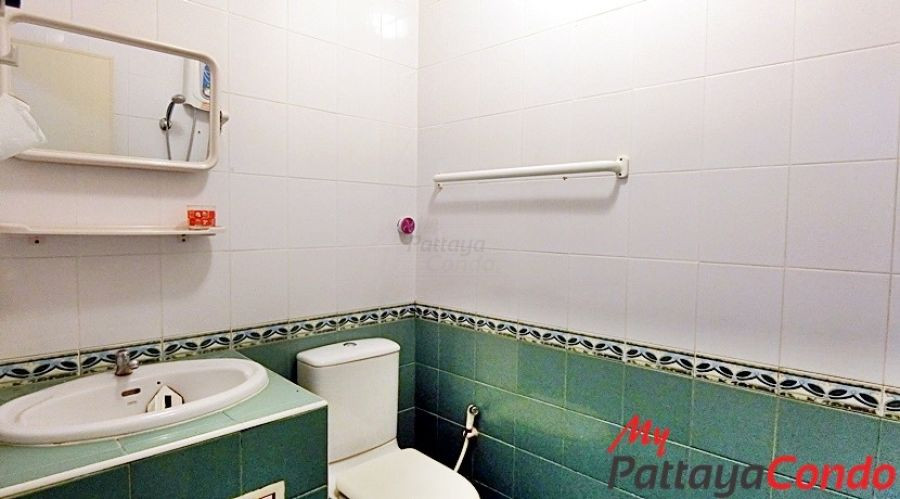 Sub Sombat Village Central Pattaya Townhouse For Sale - HCSS03-9