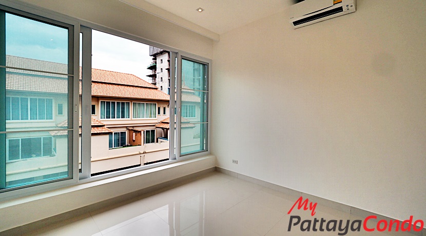 Beverly Hills Village Pattaya Townhouse For Sale - HP0003-18