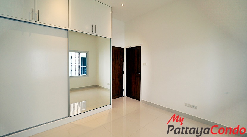 Beverly Hills Village Pattaya Townhouse For Sale - HP0003