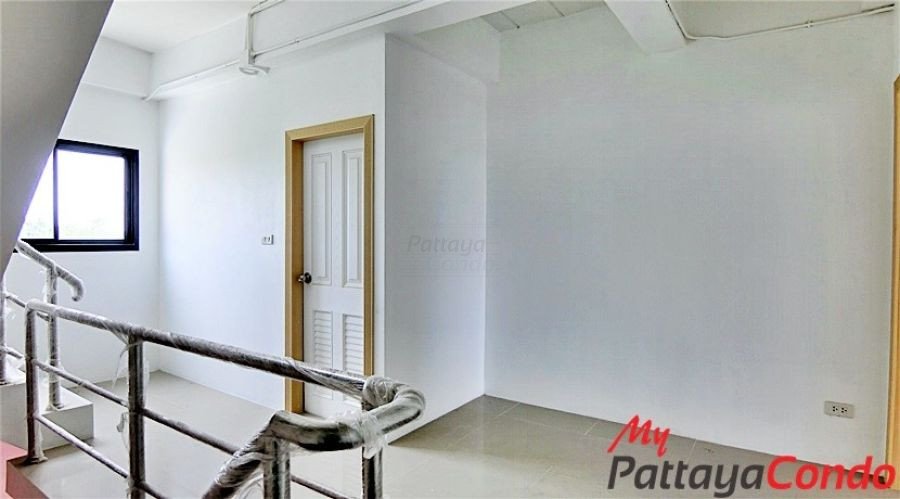 Private Townhouse Huay Yai Pattaya For Sale - HE0008