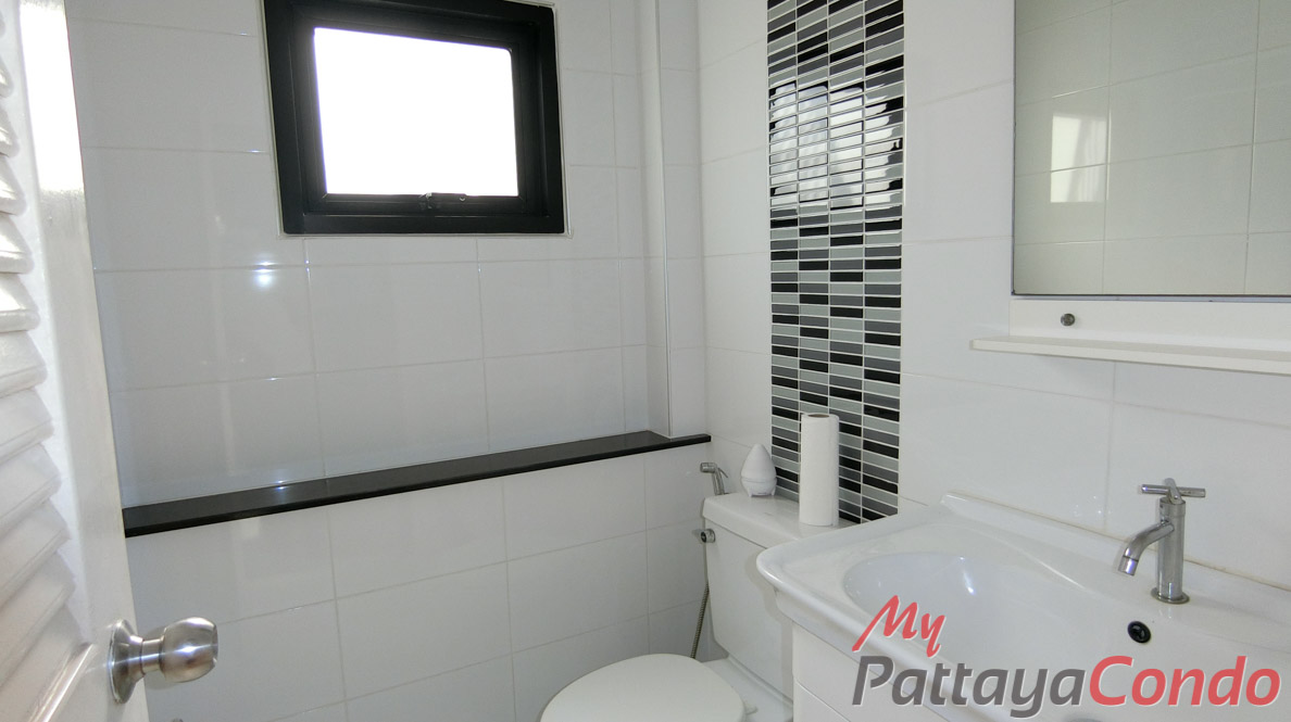 Uraiwan Park View East Pattaya House For Sale - HEURW01