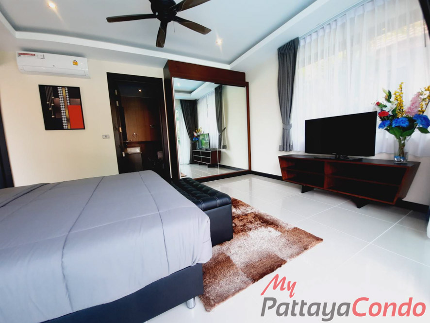 Whispering Palms Pattaya Pool Villas For Sale - HEWPR02