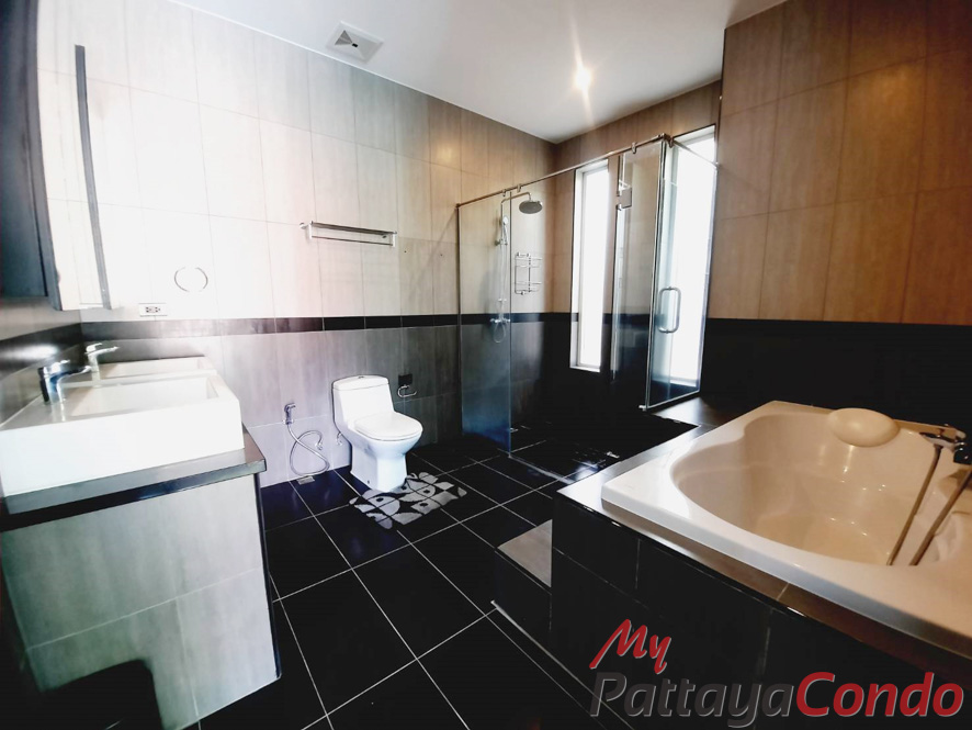 Whispering Palms Pattaya Pool Villas For Sale - HEWPR02
