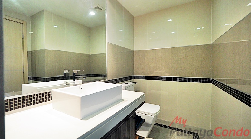 AD Hyatt Condominium
