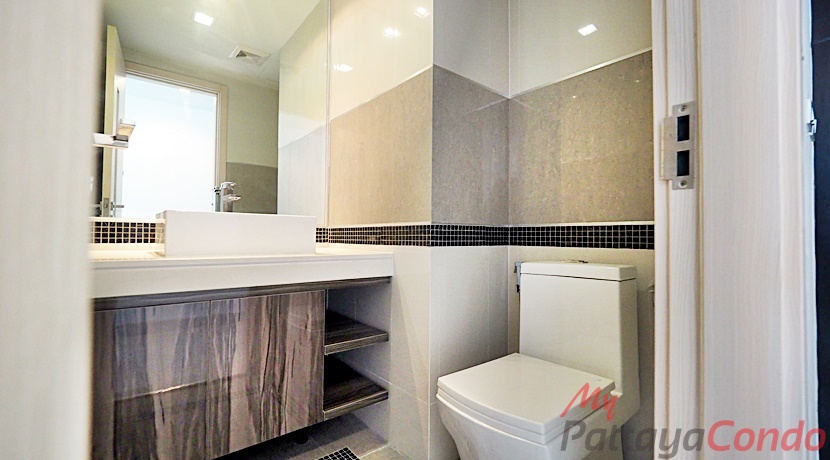 AD Hyatt Condominium