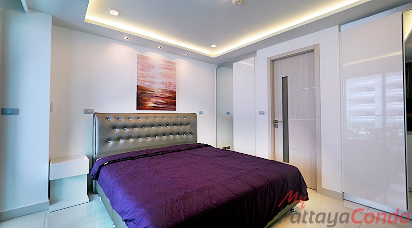 AD Hyatt Condominium