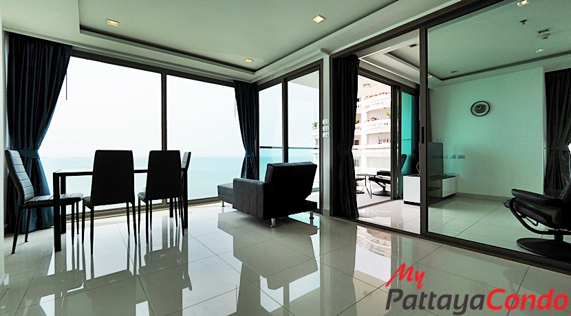 AD Hyatt Condominium