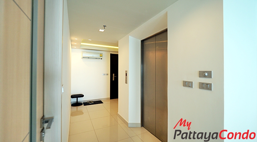 AD Hyatt Condominium