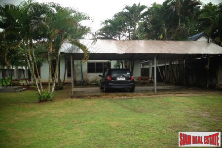 Two Bedroom House and Large Land Plot in Thalang Close to All Amenities