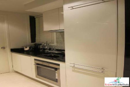 Manhattan Chit Lom | Spacious Living & City Views from this Two Bedroom Condo for Rent in Ratchathewii