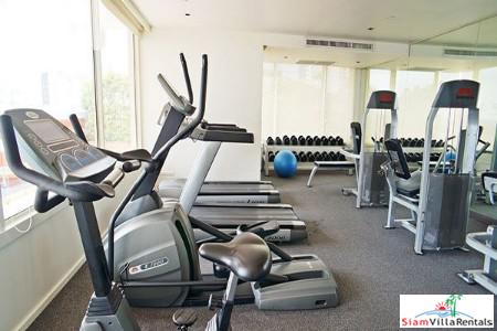 Manhattan Chit Lom | Spacious Living & City Views from this Two Bedroom Condo for Rent in Ratchathewii