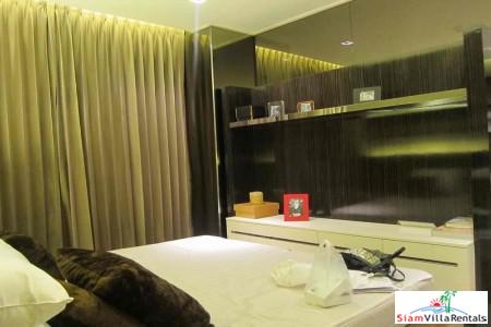 Manhattan Chit Lom | Spacious Living & City Views from this Two Bedroom Condo for Rent in Ratchathewii