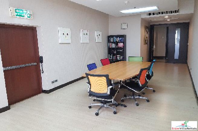 Grand Mercure Bangkok Asoke Residence | Convenient and Extra Large Three Bedroom Condo for Rent-16