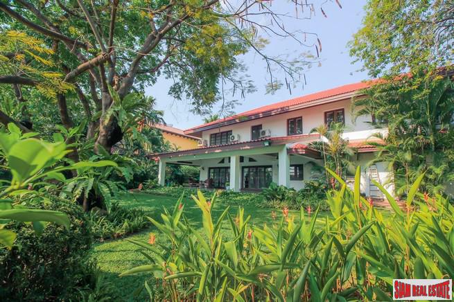 Lakeside Villa 1 | Modern Three Bedroom Home Surrounding in a Park-Like Setting, Bang Na, Bangkok