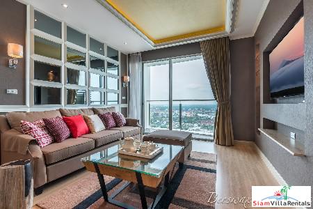 Skywalk Condo | Fantastic City Views from this Contemporary Two Bedroom Condo in Phra Khanong
