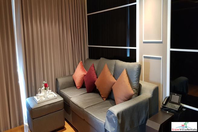 Skywalk Condo | Fantastic City Views from this Contemporary Two Bedroom Condo in Phra Khanong