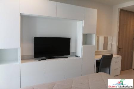 Noble Ploenchit | Contemporary and Spacious Two Bedroom Condo for Rent in Lumphini-9
