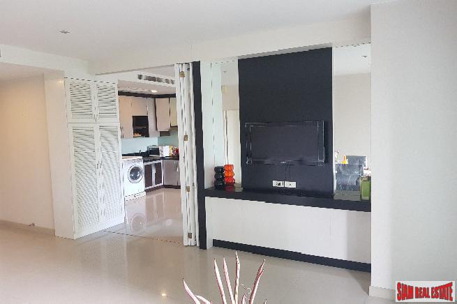 Noble Solo Condo | Sunny Two Bedroom Condo with Pool Views on Sukhumvit 55