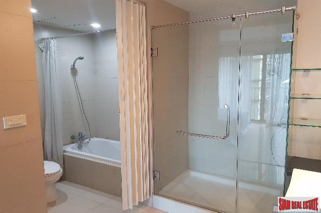 Noble Solo Condo | Sunny Two Bedroom Condo with Pool Views on Sukhumvit 55