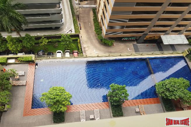 Noble Solo Condo | Sunny Two Bedroom Condo with Pool Views on Sukhumvit 55-3